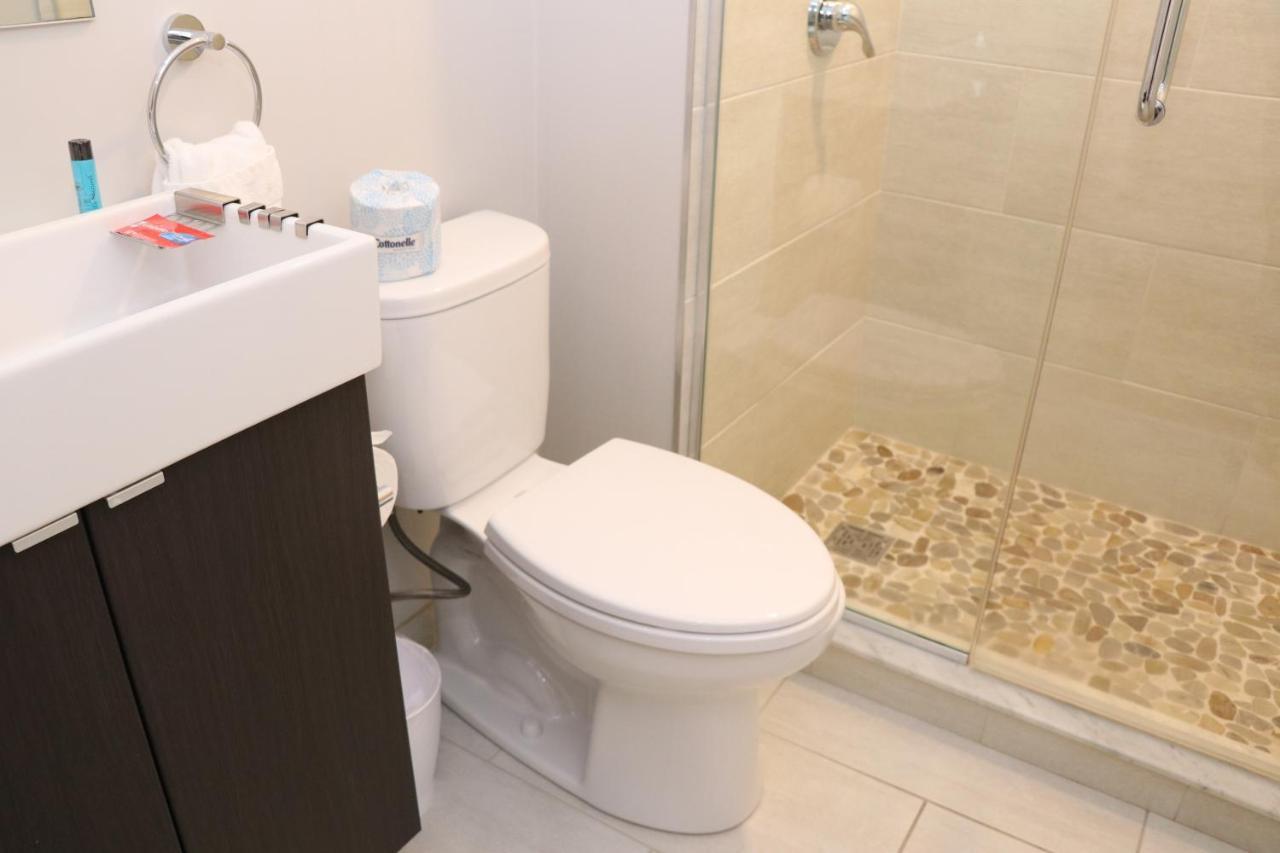A Stylish Stay W/ A Queen Bed, Heated Floors.. #34 Brookline Exterior photo